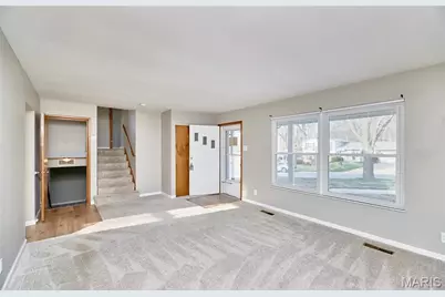 3204 Bristol Hall Drive, Bridgeton, MO 63044 - Photo 6