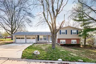 3204 Bristol Hall Dr, Bridgeton, MO 63044 - Photo 2