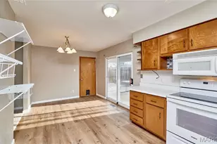 3204 Bristol Hall Dr, Bridgeton, MO 63044 - Photo 12