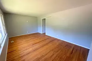 170 Ruth Dr, Florissant, MO 63031 - Photo 4