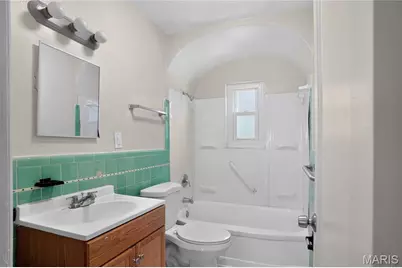 127 S Hartnett Avenue, Ferguson, MO 63135 - Photo 16