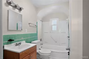 127 S Hartnett Ave, Ferguson, MO 63135 - Photo 16