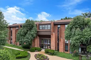 550 Coeur de Royale Dr, Creve Coeur, MO 63141 - Photo 2