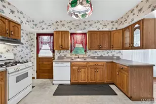 7 Wayne St, Saint Charles, MO 63301 - Photo 18