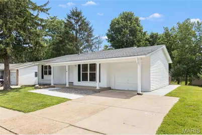 274 Cedar Village Court, Ballwin, MO 63021 - Photo 2