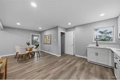8605 Mayflower Court, University City, MO 63132 - Photo 6