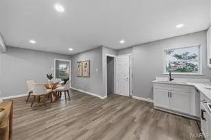 8605 Mayflower Ct, University City, MO 63132 - Photo 6