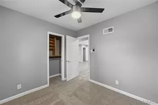 8605 Mayflower Ct, University City, MO 63132 - Photo 10