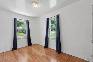 15 St James Ct, Florissant, MO 63031 - Photo 14