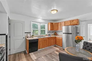 15 St James Ct, Florissant, MO 63031 - Photo 8