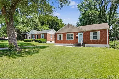 15 Saint James Court, Florissant, MO 63031 - Photo 2