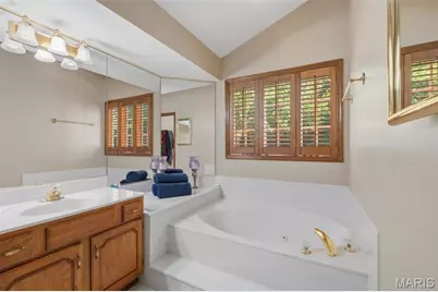 7811 Grantwood Oaks Court, Saint Louis, MO 63123 - Photo 28