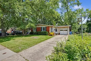 160 Humes Ln, Florissant, MO 63031 - Photo 2