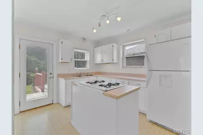 6300 Potomac Street, Saint Louis, MO 63139 - Photo 8