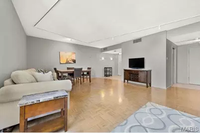 200 S Brentwood Boulevard S #14C, Clayton, MO 63105 - Photo 12