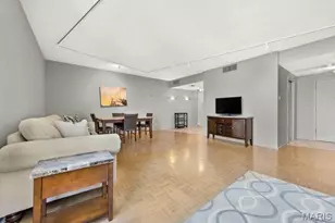 200 S Brentwood Blvd S, Clayton, MO 63105 - Photo 12