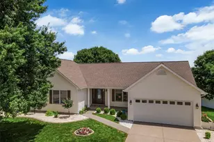 2202 Wild Pigeon Dr, O'Fallon, MO 63368 - Photo 2