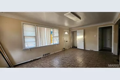 2350 Chambers Road, Saint Louis, MO 63136 - Photo 4