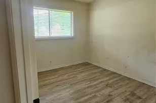 1950 Thunderbird Ave, Florissant, MO 63033 - Photo 10