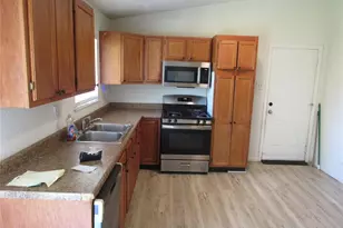1950 Thunderbird Ave, Florissant, MO 63033 - Photo 4