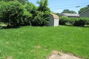 1950 Thunderbird Ave, Florissant, MO 63033 - Photo 12