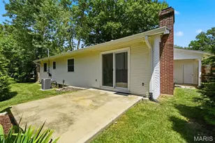 1843 Redcoat Dr, Maryland Heights, MO 63043 - Photo 20