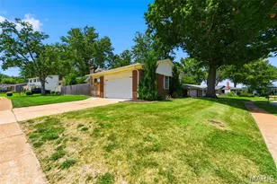 1843 Redcoat Dr, Maryland Heights, MO 63043 - Photo 24
