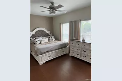 721 Dickson Street, Saint Louis, MO 63106 - Photo 4