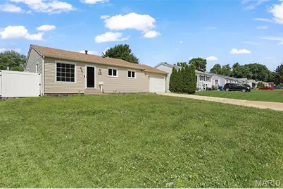 12089 Sunnycrest Place, Maryland Heights, MO 63043 - Photo 2