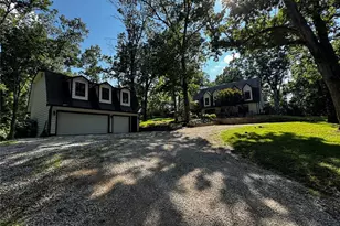 18322 Shiloh Woods Ct, Wildwood, MO 63005 - Photo 2