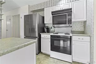 21 Newberry Dr, Saint Peters, MO 63376 - Photo 28
