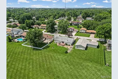 21 Newberry Drive, Saint Peters, MO 63376 - Photo 8