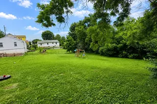620 Maryland St, Louisiana, MO 63353 - Photo 4