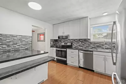 9823 Wil Bes Drive, Saint Louis, MO 63123 - Photo 16