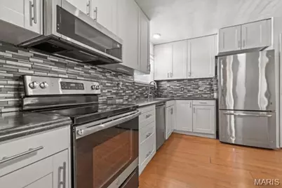 9823 Wil Bes Drive, Saint Louis, MO 63123 - Photo 14