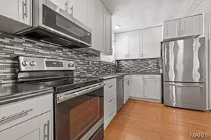 9823 Wilbes Dr, Saint Louis, MO 63123 - Photo 14