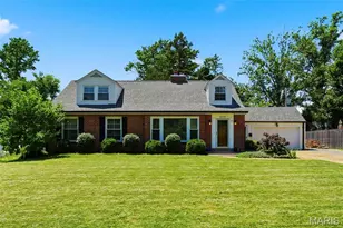 557 N Woodlawn Ave, Kirkwood, MO 63122 - Photo 1