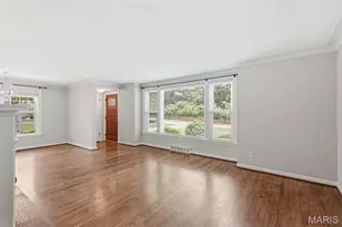 557 N Woodlawn Ave, Kirkwood, MO 63122 - Photo 2