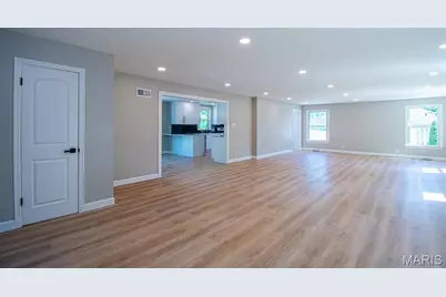 874 Albey Lane, University City, MO 63132 - Photo 8