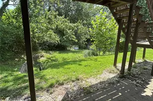 5810 Flaming Leaf Ct, Saint Louis, MO 63129 - Photo 8