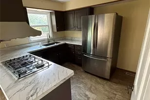5810 Flaming Leaf Ct, Saint Louis, MO 63129 - Photo 16