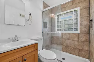 7017 Foxcroft Dr, Saint Louis, MO 63123 - Photo 18