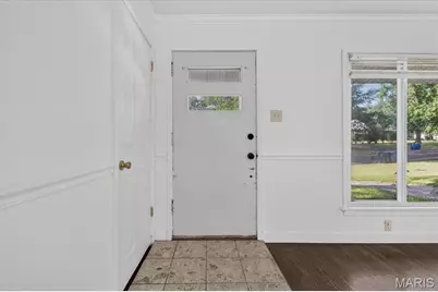 7017 Foxcroft Drive, Saint Louis, MO 63123 - Photo 4