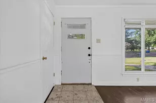 7017 Foxcroft Dr, Saint Louis, MO 63123 - Photo 4
