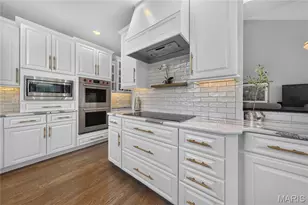 568 Upper Conway Cir, Chesterfield, MO 63017 - Photo 4