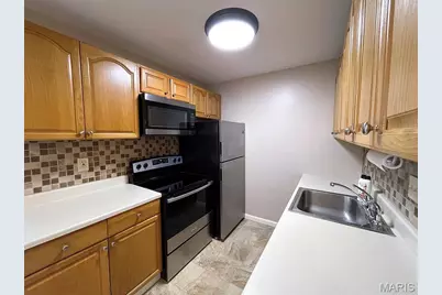 10512 Carroll Wood Way, Sappington, MO 63128 - Photo 2