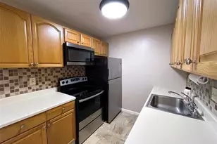 10512 Carroll Wood Way, Unincorporated, MO 63128 - Photo 2