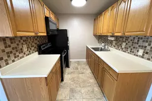 10512 Carroll Wood Way, Unincorporated, MO 63128 - Photo 6