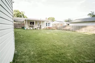 2845 Sugar Tree Ln, Maryland Heights, MO 63043 - Photo 14