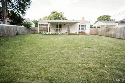 2845 Sugar Tree Lane, Maryland Heights, MO 63043 - Photo 10